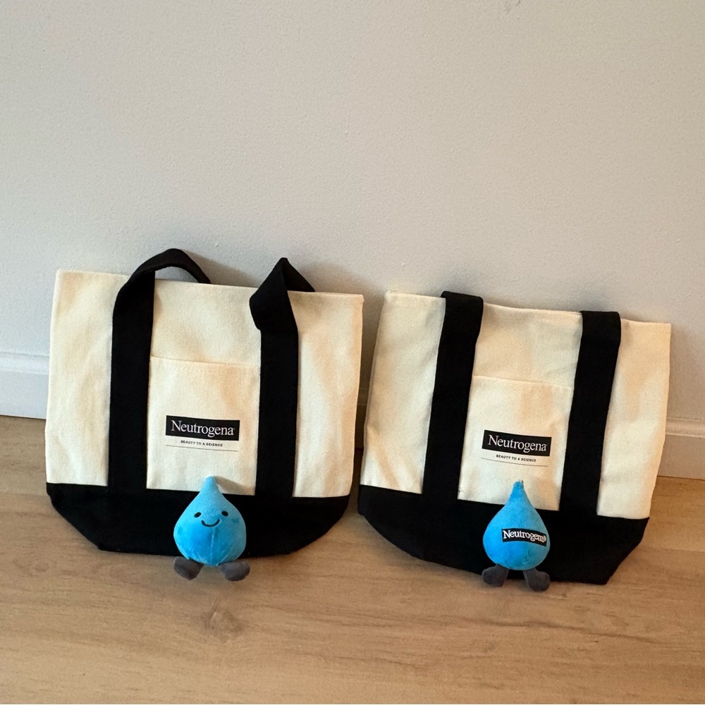 Neutrogena Cream and Black Canvas Tote Set
